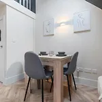 Cosy Mezzanine Centre 리즈