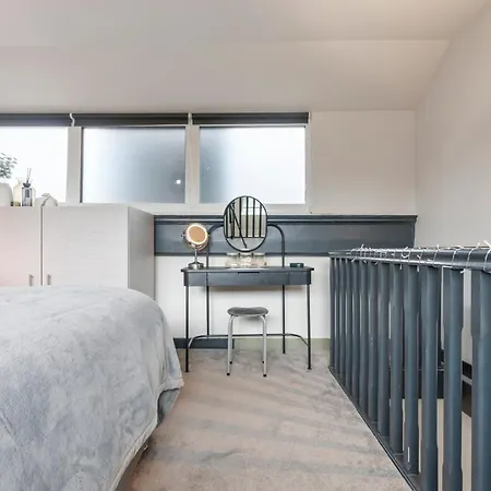 Cosy Mezzanine Centre Apartment Leeds (West Yorkshire)