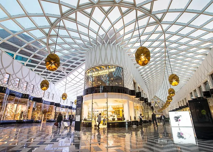 Cosy Mezzanine Centre