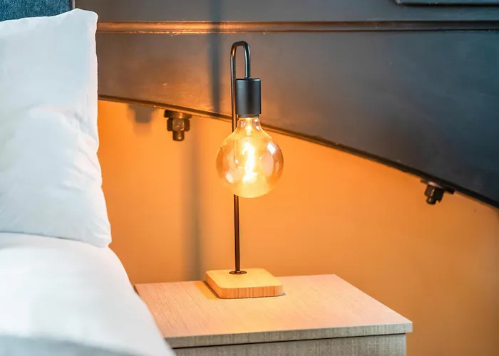 Cosy Mezzanine Centre Apartment *