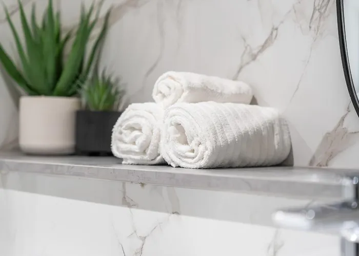 Cosy Mezzanine Centre Leeds (West Yorkshire)