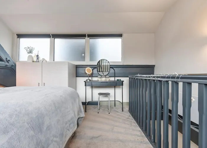 Cosy Mezzanine Centre Apartment Leeds (West Yorkshire)