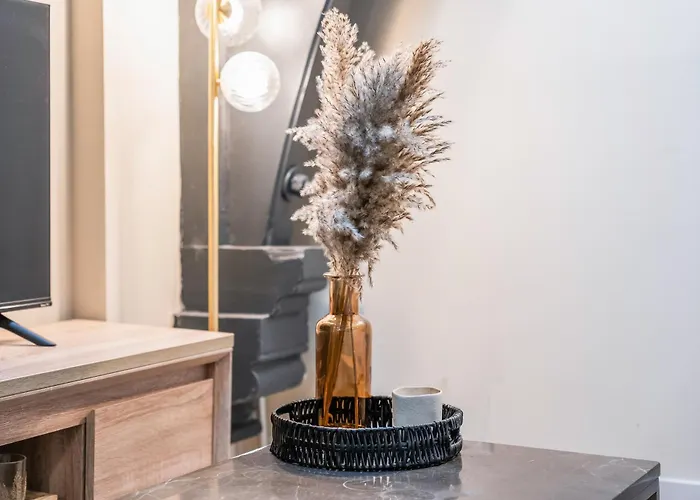 Cosy Mezzanine Centre * Leeds (West Yorkshire)